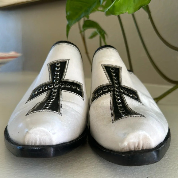 Tres Outlaws white with black Cross Swarovski crystals Pointed Toe mule boot 8.5 - Picture 8 of 16